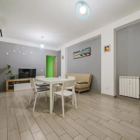 Apartment Michele Flat - Comfortable And Stylish *